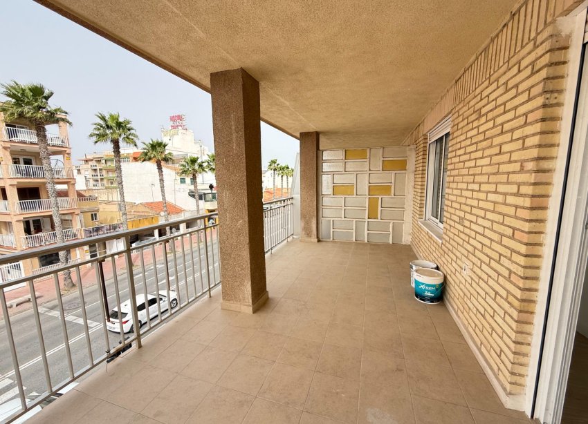 Resale - Apartment - Torrevieja - Playa de los Naufragos