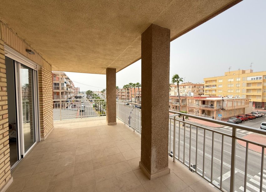 Resale - Apartment - Torrevieja - Playa de los Naufragos