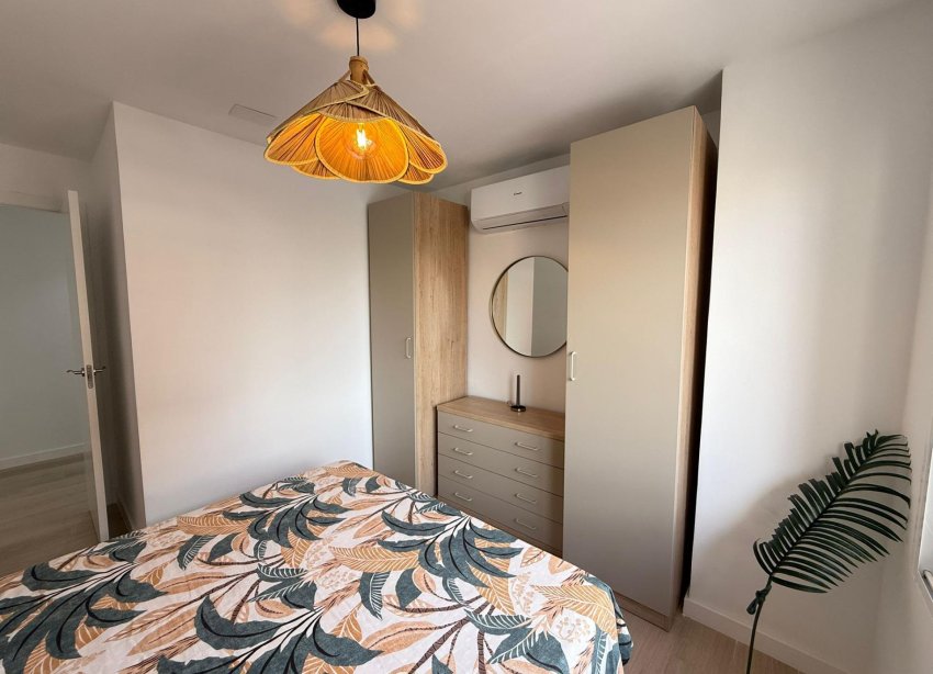 Resale - Apartment - Torrevieja - Playa de los Naufragos