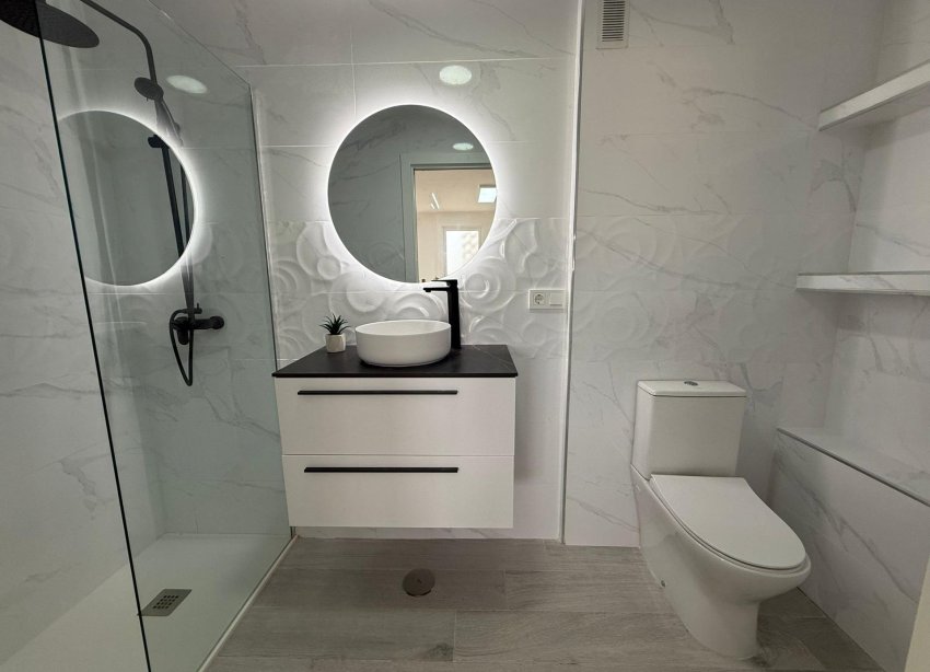 Resale - Apartment - Torrevieja - Playa de los Naufragos