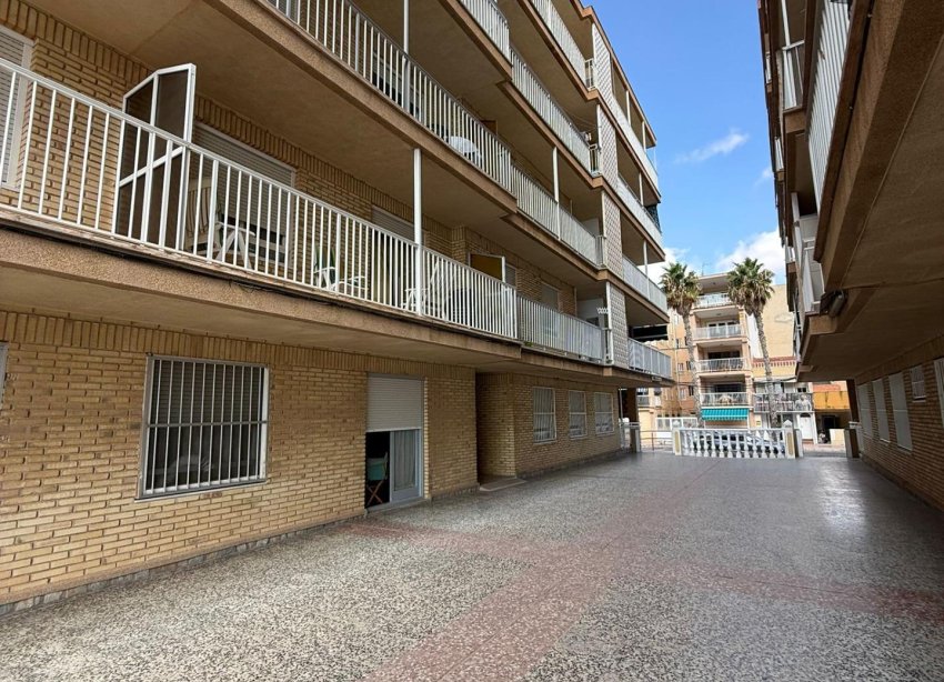 Resale - Apartment - Torrevieja - Playa de los Naufragos
