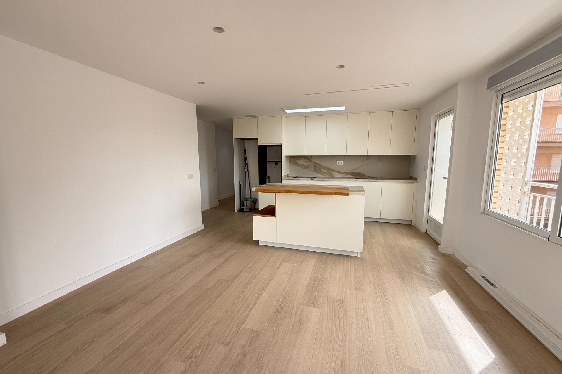 Resale - Apartment - Torrevieja - Playa de los Naufragos