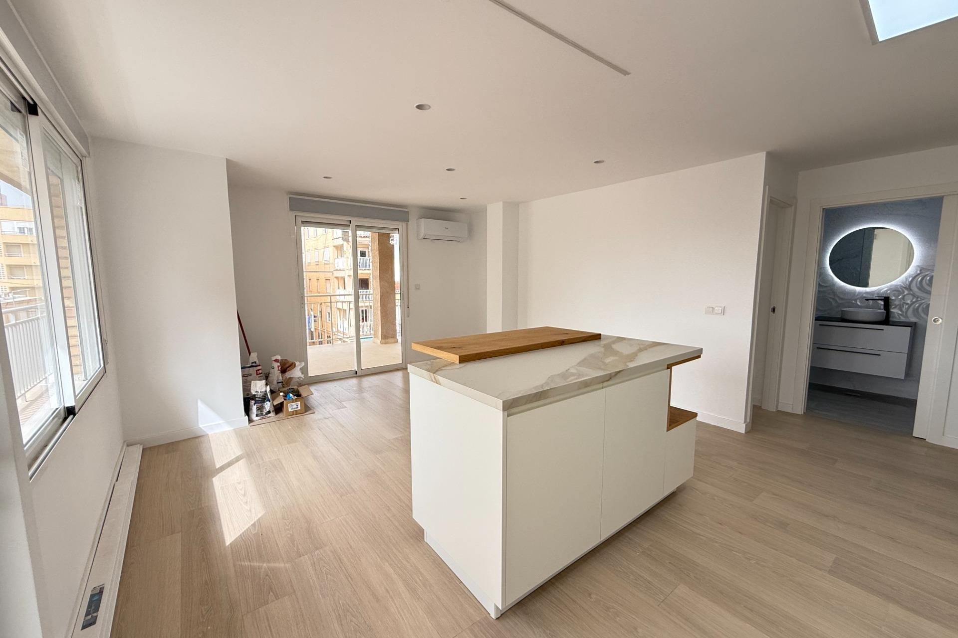 Resale - Apartment - Torrevieja - Playa de los Naufragos