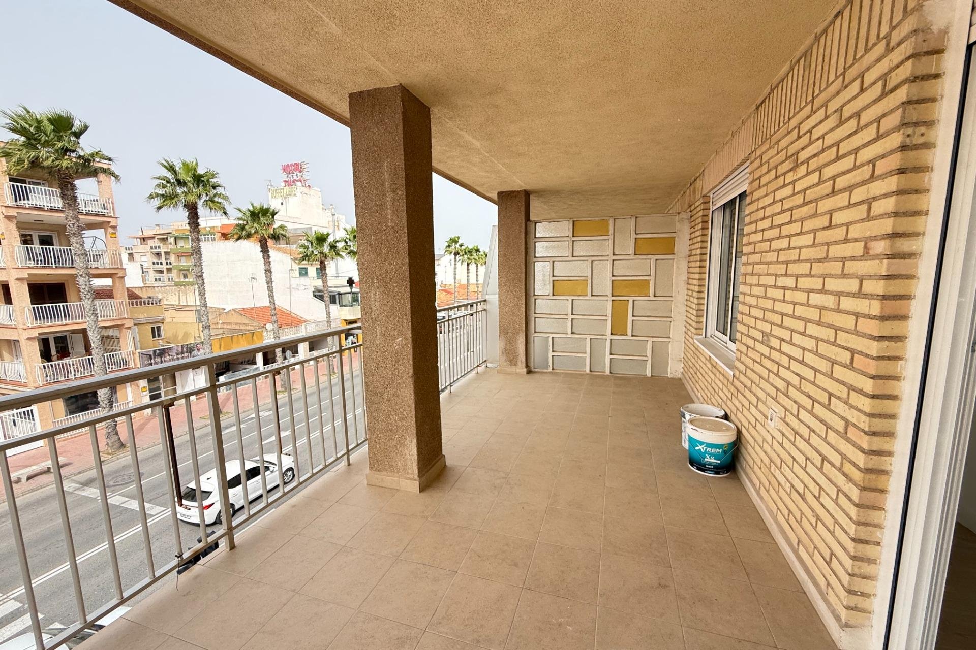 Resale - Apartment - Torrevieja - Playa de los Naufragos