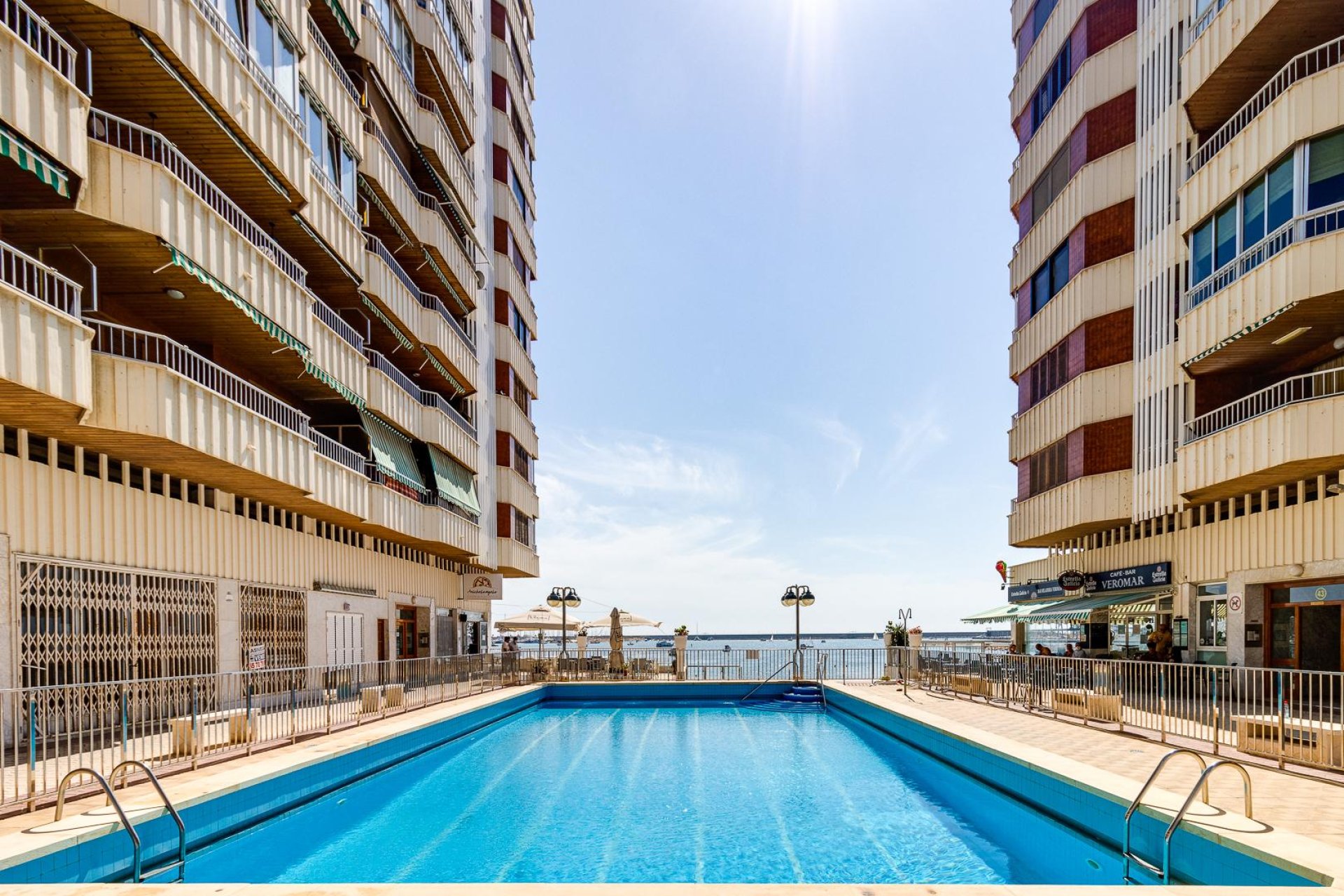 Resale - Apartment - Torrevieja - Playa del Acequión