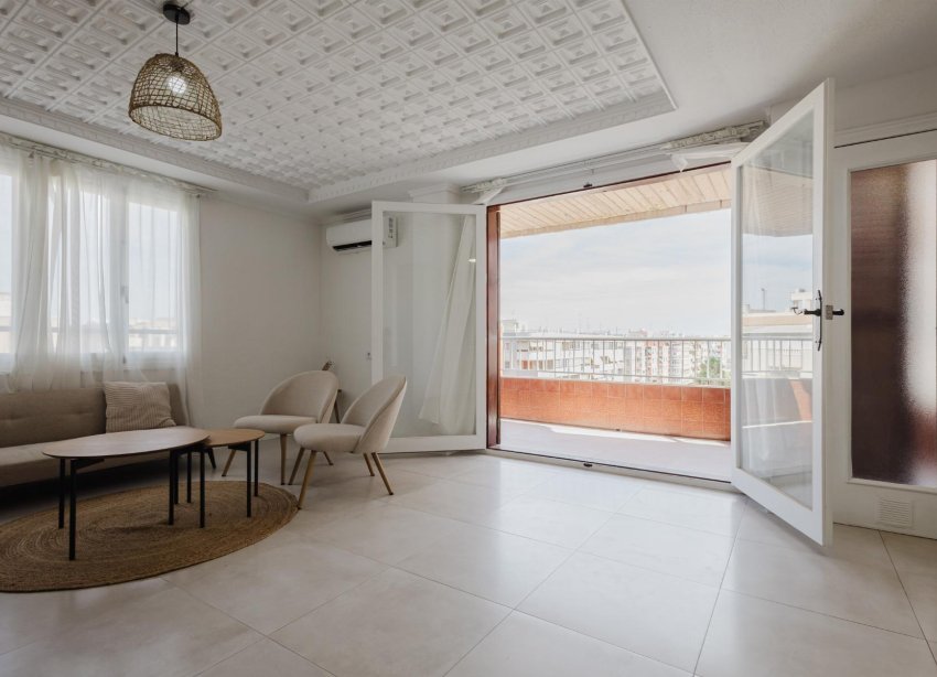 Resale - Apartment - Torrevieja - Playa del Acequión