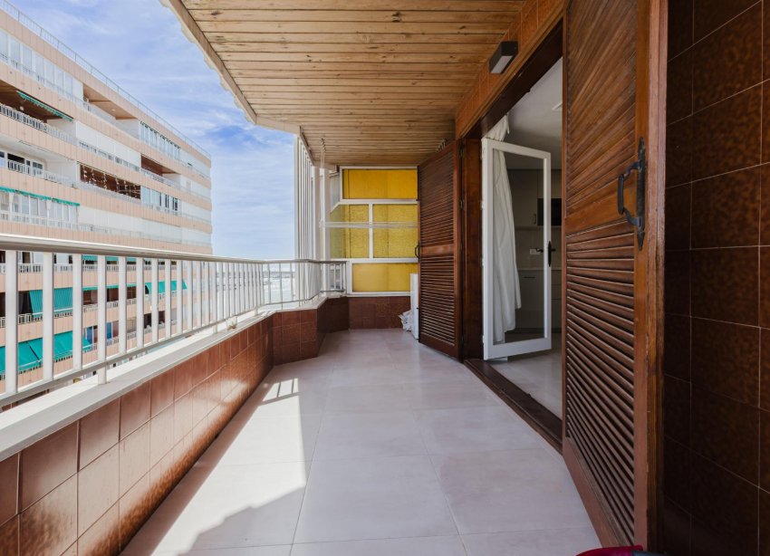 Resale - Apartment - Torrevieja - Playa del Acequión