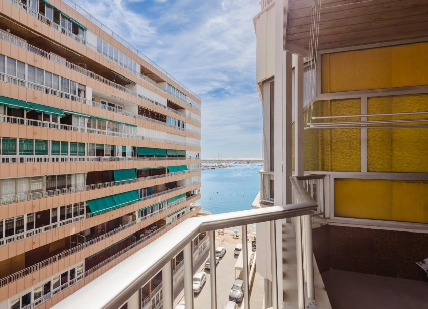 Resale - Apartment - Torrevieja - Playa del Acequión