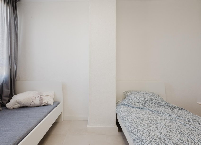 Resale - Apartment - Torrevieja - Playa del Acequión