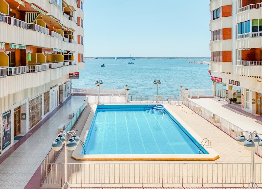 Resale - Apartment - Torrevieja - Playa del Acequión