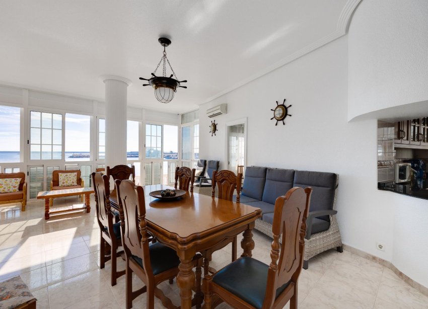 Resale - Apartment - Torrevieja - Playa del Acequión