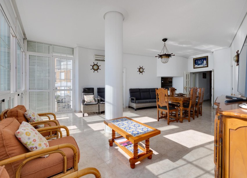 Resale - Apartment - Torrevieja - Playa del Acequión