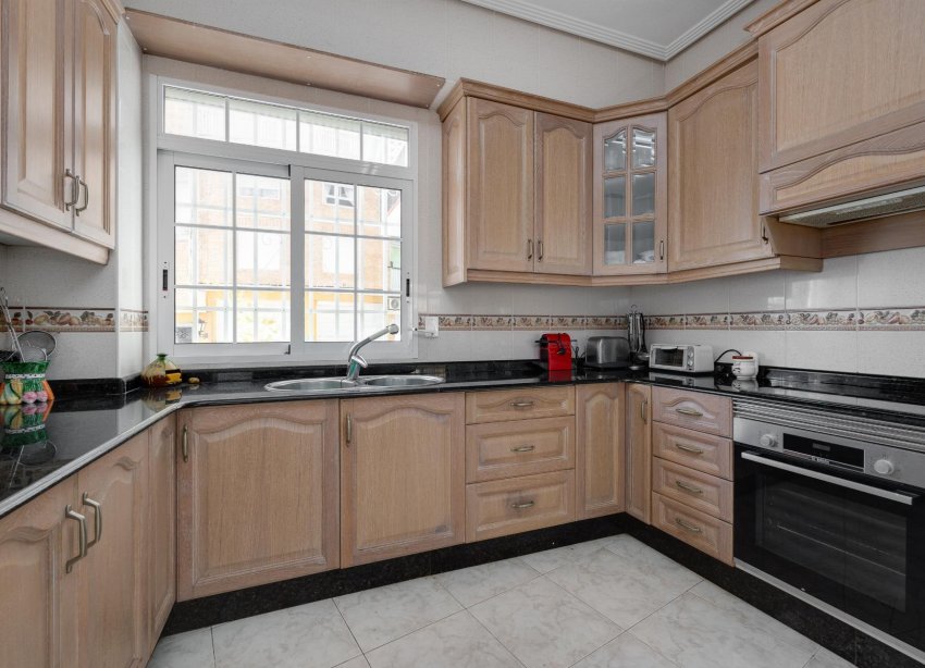 Resale - Apartment - Torrevieja - Playa del Acequión