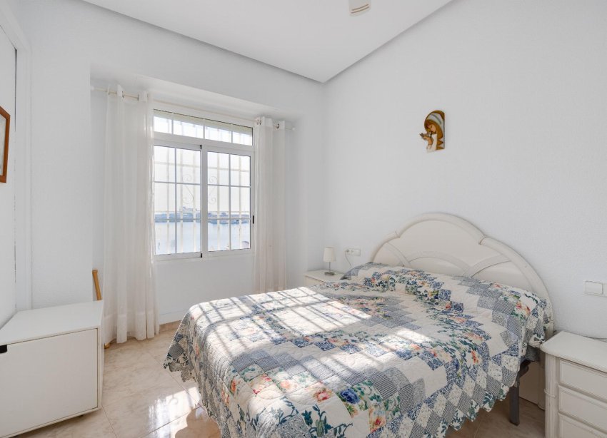 Resale - Apartment - Torrevieja - Playa del Acequión