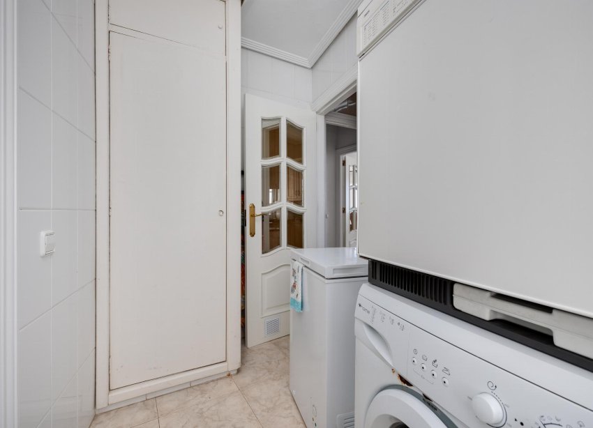 Resale - Apartment - Torrevieja - Playa del Acequión