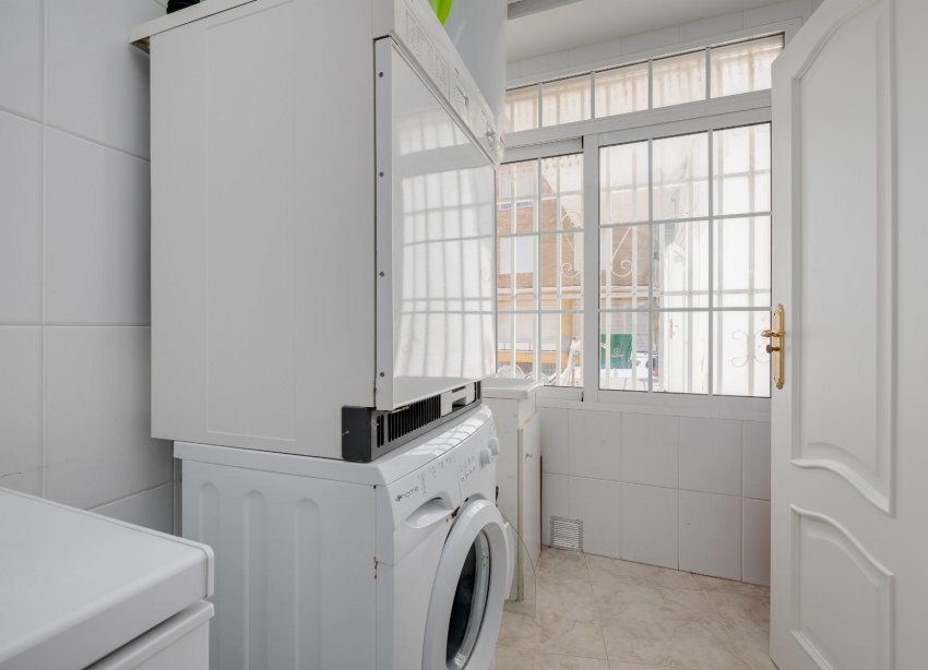 Resale - Apartment - Torrevieja - Playa del Acequión