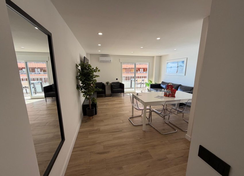 Resale - Apartment - Torrevieja - Playa del Acequión