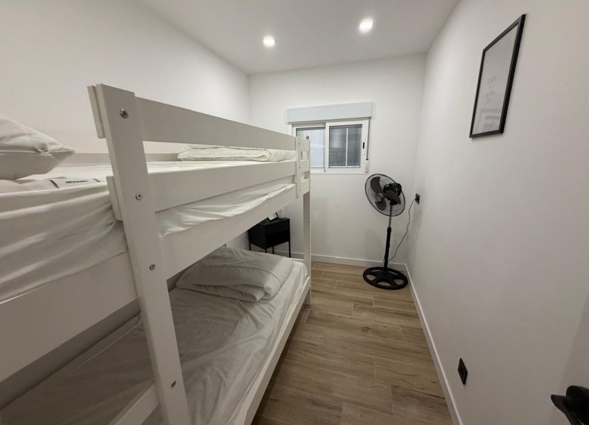 Resale - Apartment - Torrevieja - Playa del Acequión