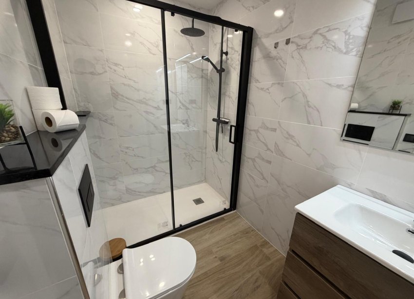 Resale - Apartment - Torrevieja - Playa del Acequión