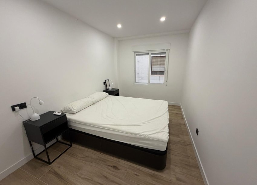 Resale - Apartment - Torrevieja - Playa del Acequión