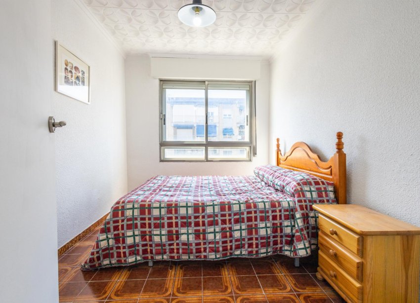 Resale - Apartment - Torrevieja - Playa del Acequión