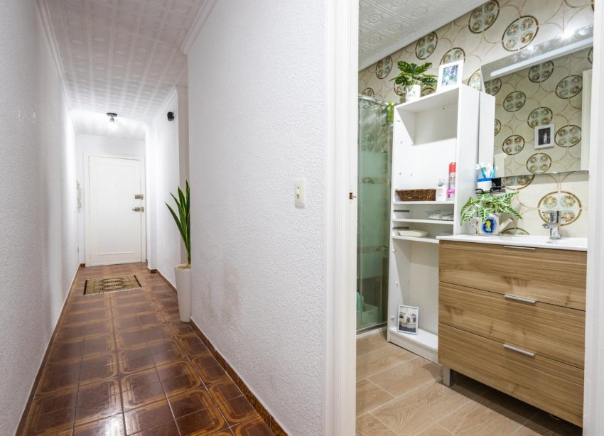 Resale - Apartment - Torrevieja - Playa del Acequión