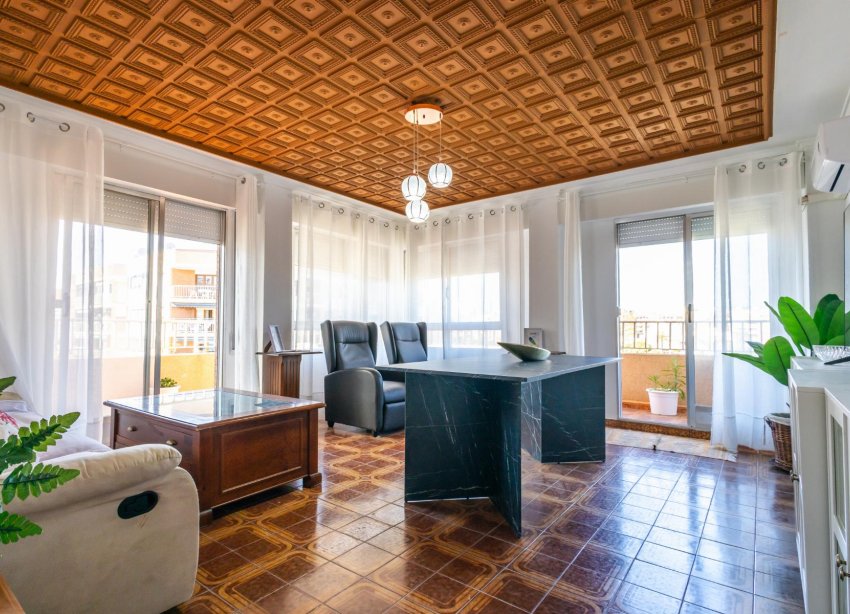 Resale - Apartment - Torrevieja - Playa del Acequión