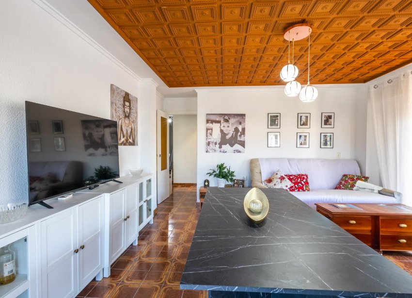 Resale - Apartment - Torrevieja - Playa del Acequión