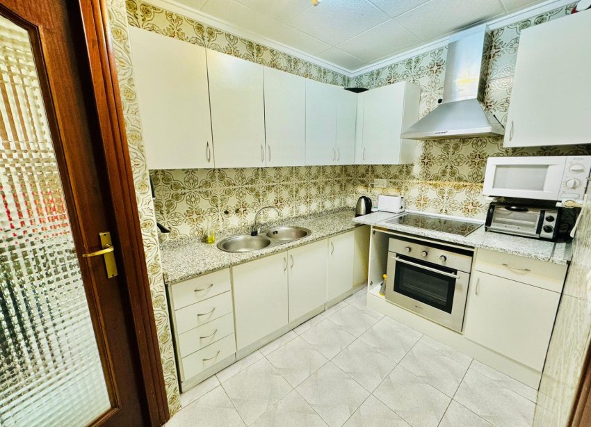 Resale - Apartment - Torrevieja - Playa del Acequión