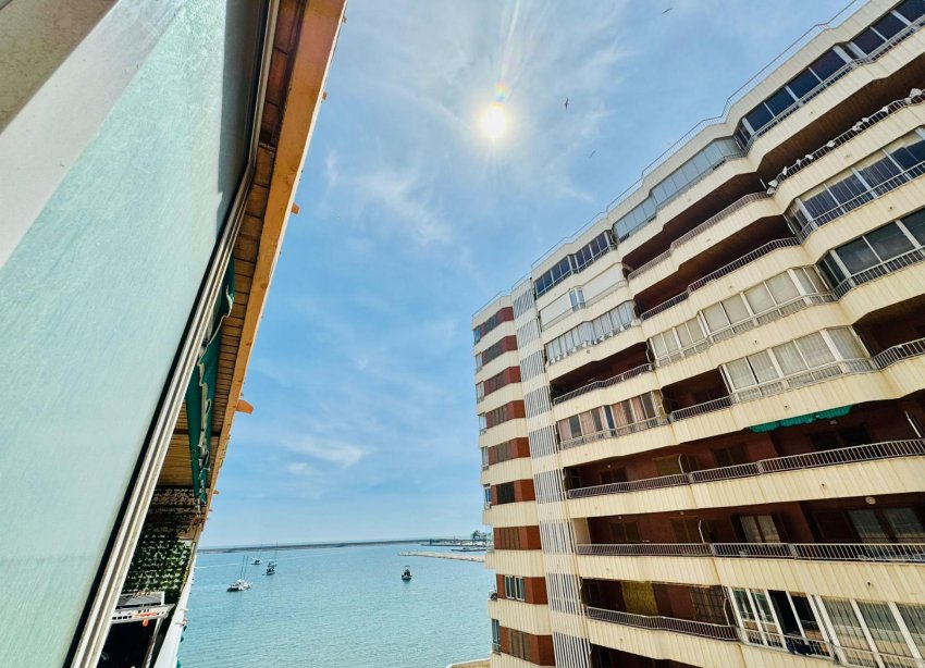 Resale - Apartment - Torrevieja - Playa del Acequión