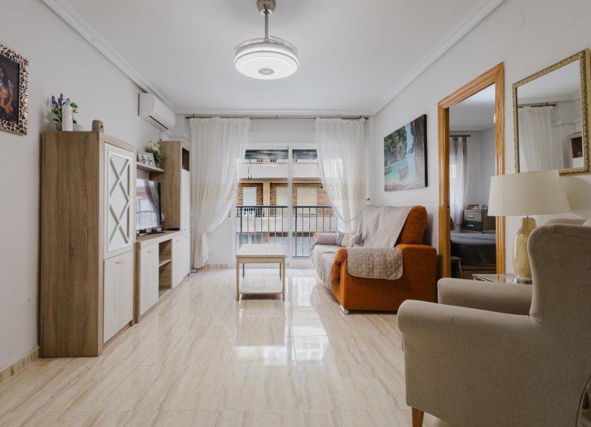 Resale - Apartment - Torrevieja - Playa del Acequión