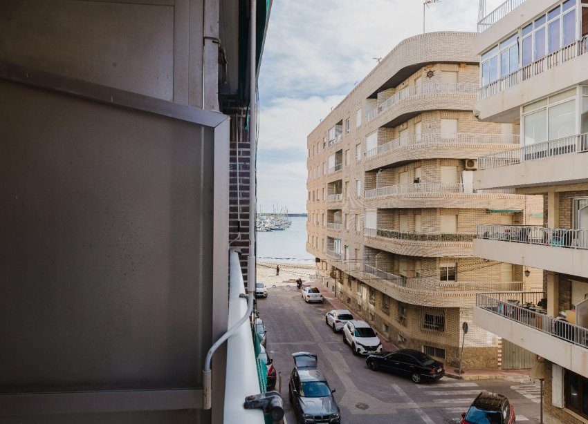 Resale - Apartment - Torrevieja - Playa del Acequión