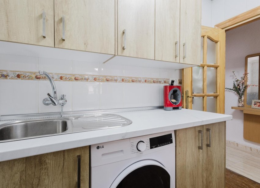 Resale - Apartment - Torrevieja - Playa del Acequión