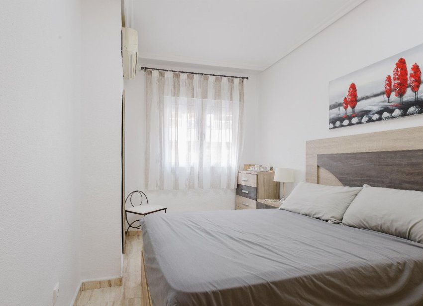 Resale - Apartment - Torrevieja - Playa del Acequión