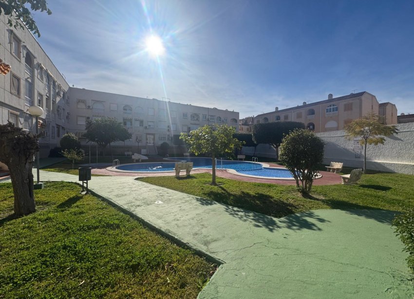 Resale - Apartment - Torrevieja - Playa del Acequión
