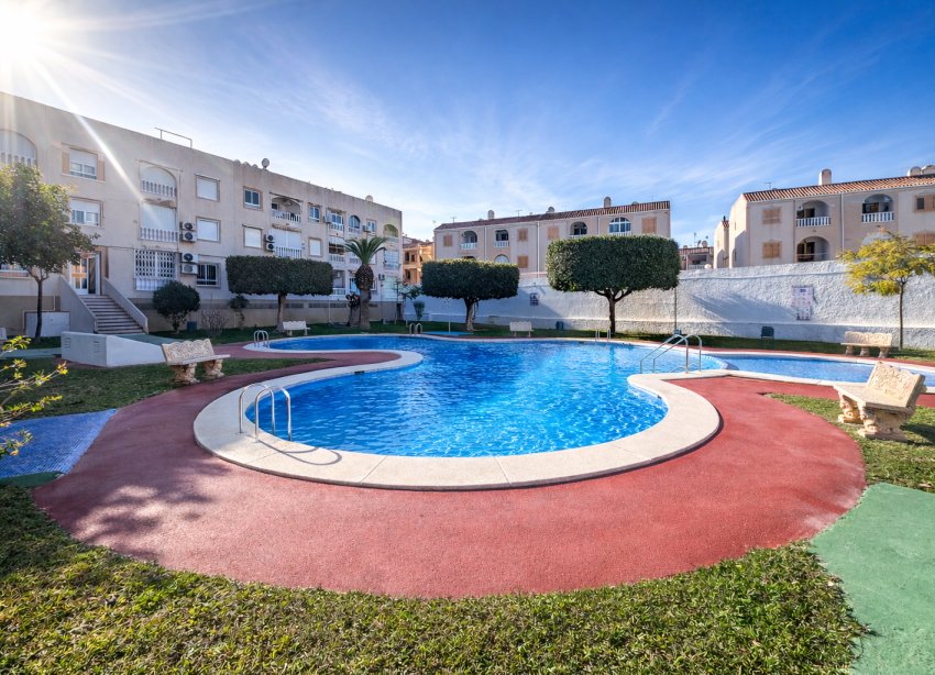 Resale - Apartment - Torrevieja - Playa del Acequión