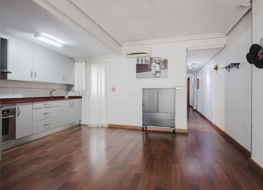 Resale - Apartment - Torrevieja - Playa del Acequión