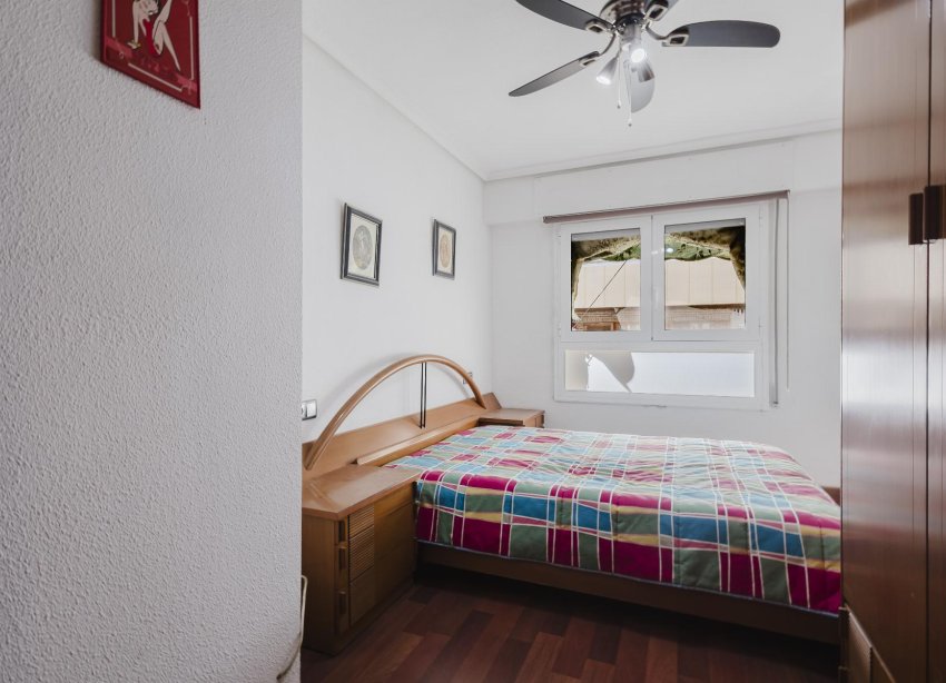 Resale - Apartment - Torrevieja - Playa del Acequión