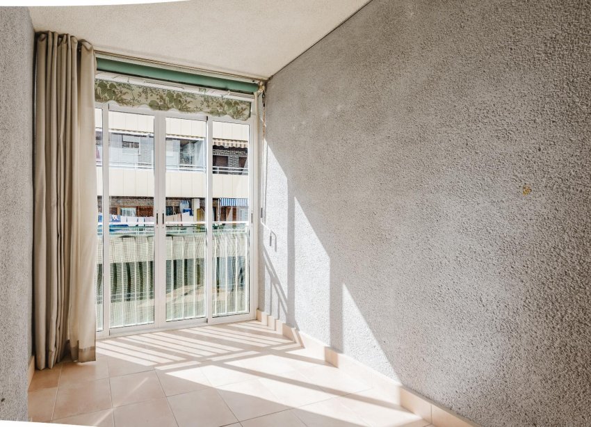 Resale - Apartment - Torrevieja - Playa del Acequión