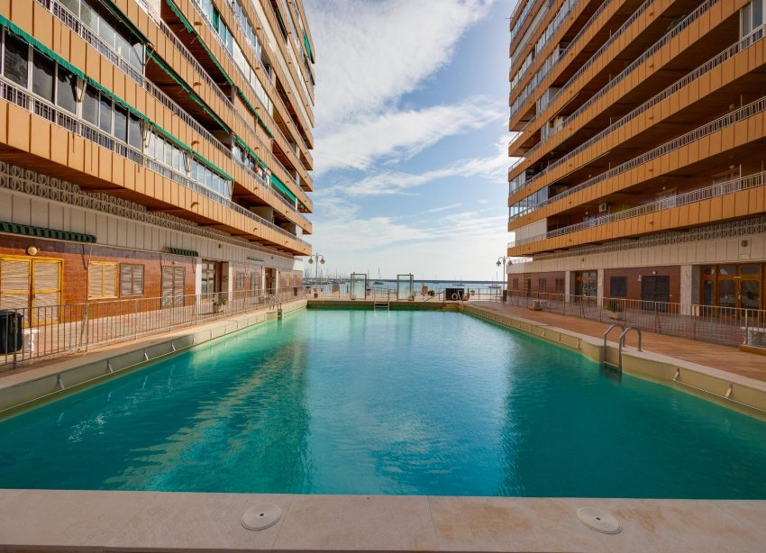 Resale - Apartment - Torrevieja - Playa del Acequión