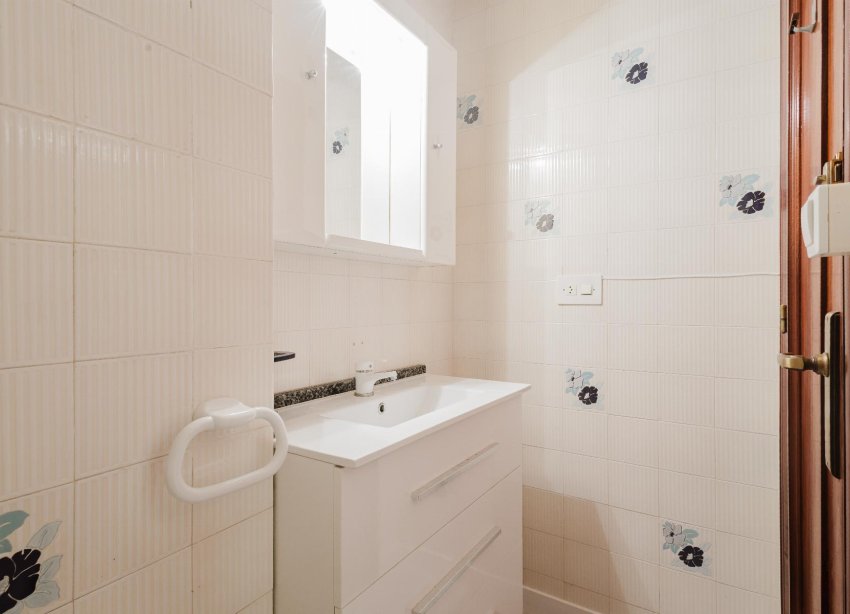 Resale - Apartment - Torrevieja - Playa del Acequión