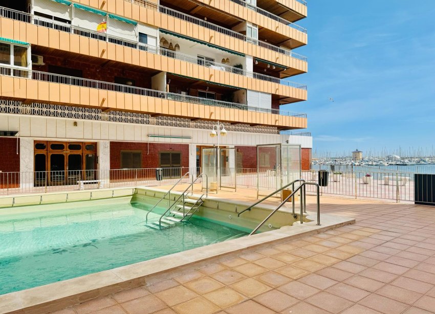 Resale - Apartment - Torrevieja - Playa del Acequión