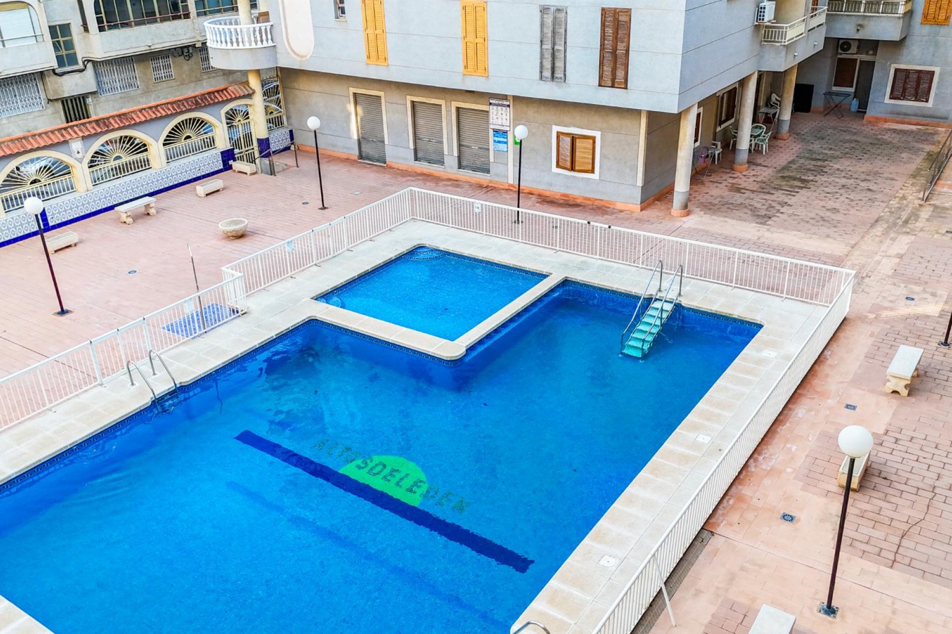Resale - Apartment - Torrevieja - Playa del Acequión