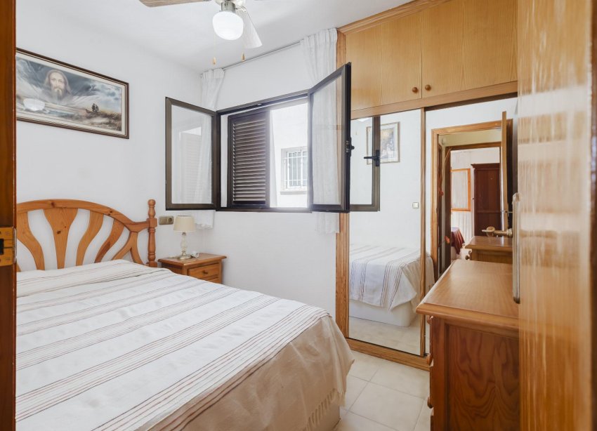 Resale - Apartment - Torrevieja - Playa del Acequión