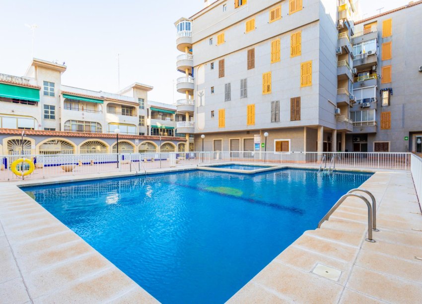 Resale - Apartment - Torrevieja - Playa del Acequión