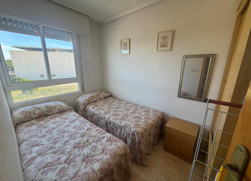 Resale - Apartment - Torrevieja - Playa del Acequión