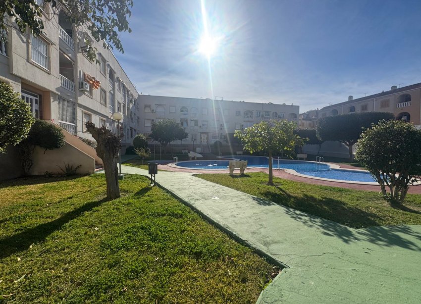 Resale - Apartment - Torrevieja - Playa del Acequión