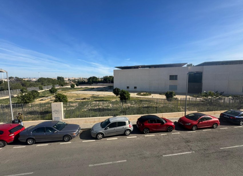 Resale - Apartment - Torrevieja - Playa del Acequión