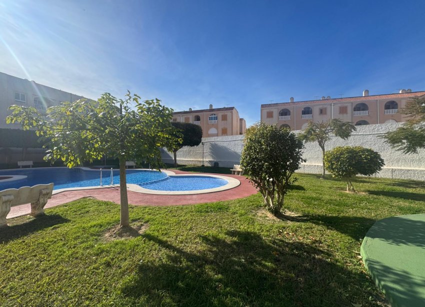 Resale - Apartment - Torrevieja - Playa del Acequión