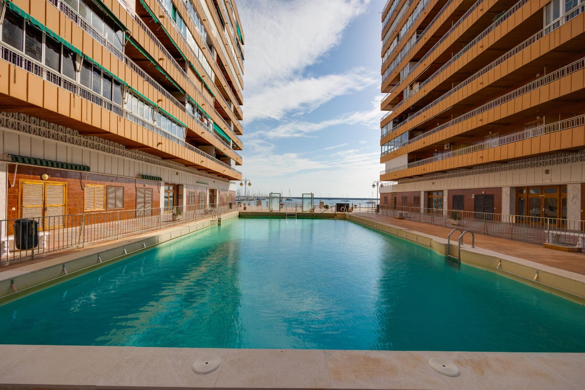 Resale - Apartment - Torrevieja - Playa del Acequión